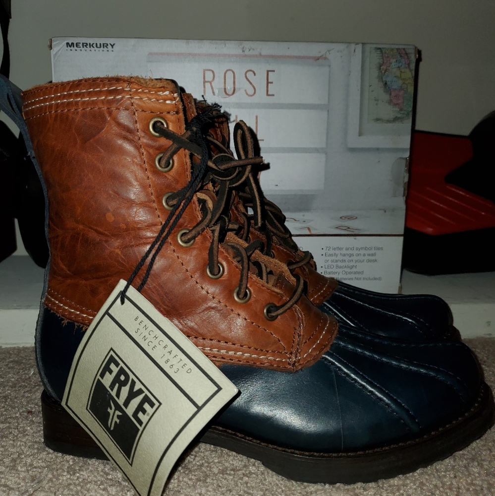 Frye Shoes | Veronica Duck Shearling Lined Leather